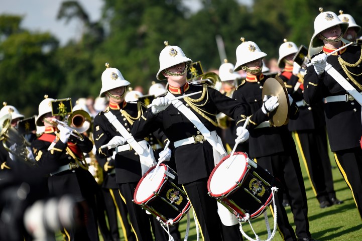 700065097 AJ 9240 957E4E6C7AECF6D7817F1556681D95A5